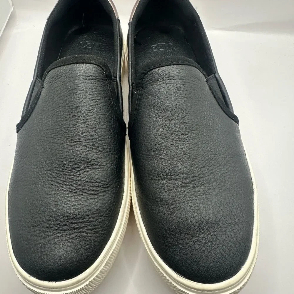 Ugg Cahlvan Black Leather Slip On Gold Accent Sneakers Size 7.5 - Picture 4 of 10